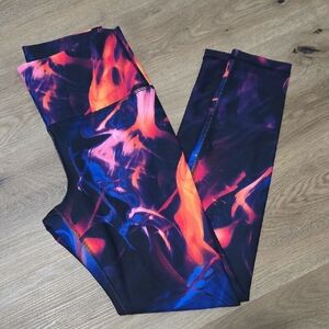 Old Navy Active High-Rise Leggings in Black and Red